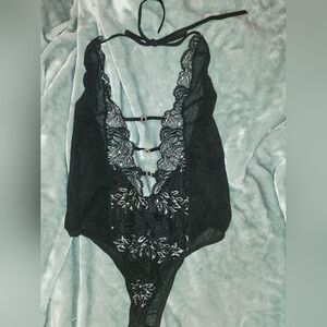 Lingerie (6) Sets (New/ No Tags)